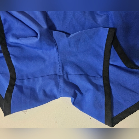 Nike Dri-Fit Women’s Sz S Blue & White Brief Lined Athletic Shorts - Picture 4 of 8